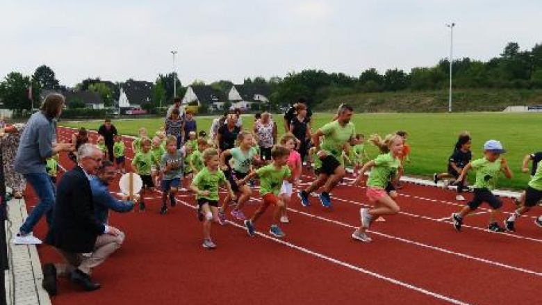 Vom Fußballplatz zum Sportzentrum Vom Fußballplatz zum Sportzentrum