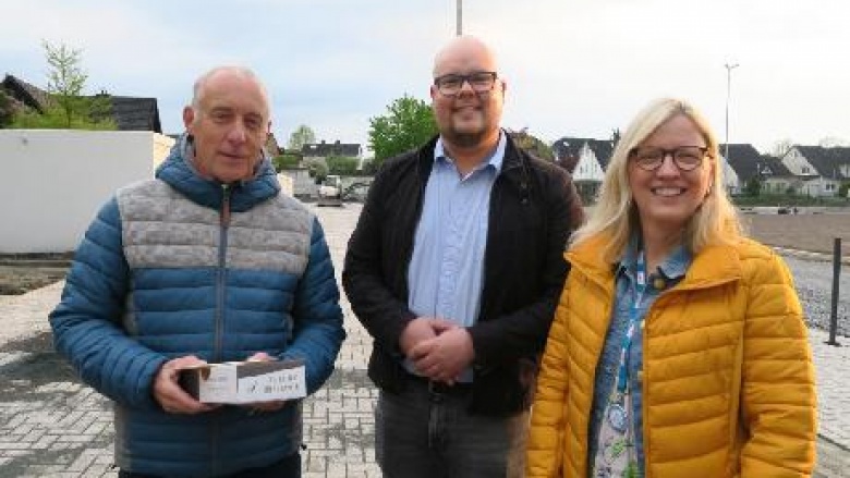 CDU -Ortsverband Westtünnen mit ihrem Landtagskandidaten „Vor Ort" CDU -Ortsverband Westtünnen mit ihrem Landtagskandidaten „Vor Ort"