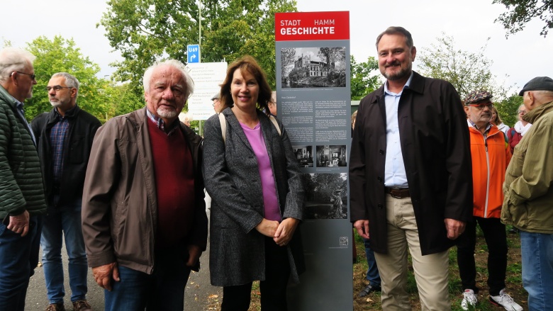Hermann Aßhoff, Ortsunion Westtünnen; Vera Dunkel-Gierse, Mitglied Kulturausschuss; Peter Schlolz, Vorsitzender Stadtentwicklungsausschuss