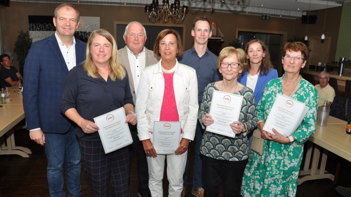 Kreisvorsitzender Arnd Hilwig, Maike Gahr, Heinrich Saarbeck, Renate Hellmann, Florian Romberg, Elfriede Küpper, Simone Gebauer, Annette Eppendorf